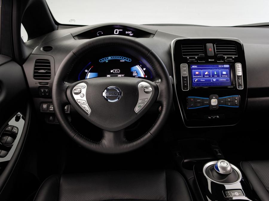  Nissan Leaf 2013 года  (US) (фото 10 из 13)